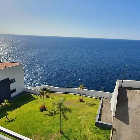 T2-5m Aeroporto Cr7 Apartment *