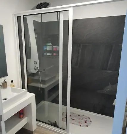 T2-5m Aeroporto Cr7 Apartment Santa Cruz (Madeira)