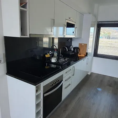 T2-5m Aeroporto Cr7 Apartment *