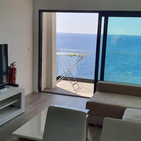 T2-5m Aeroporto Cr7 Santa Cruz (Madeira)